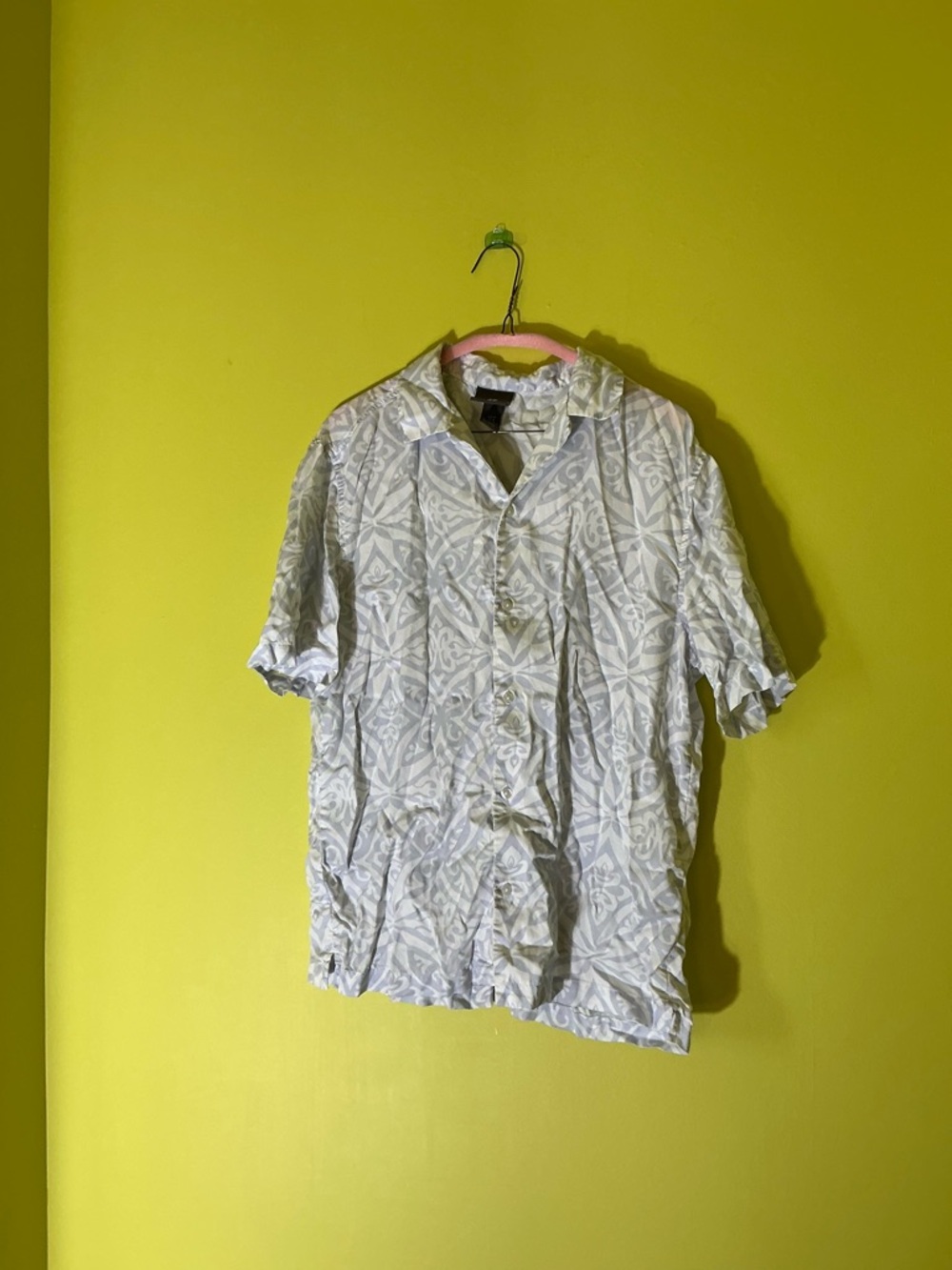 H&M Short-Sleeve Button-Down Shirt - White with Light Gray Pattern